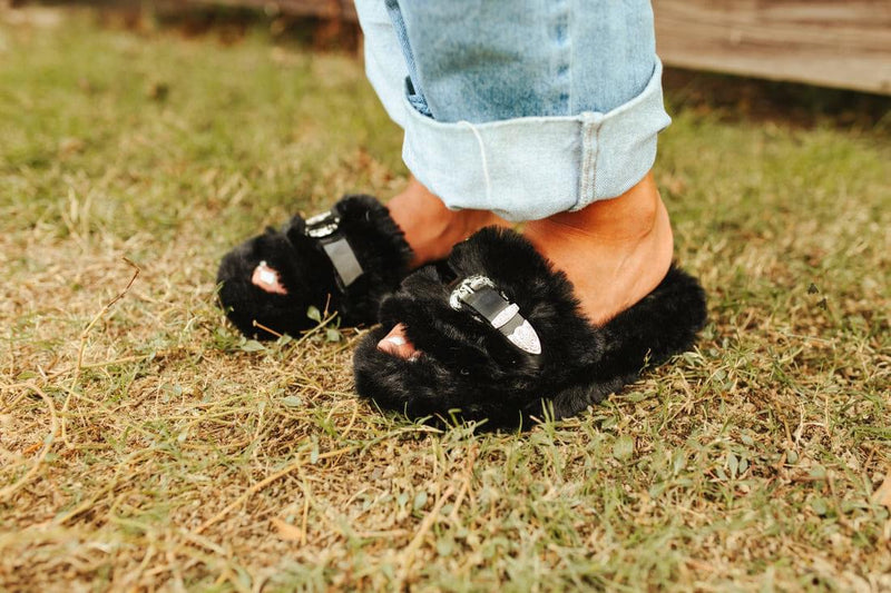 Home buckles SLIPPERS    BLACK