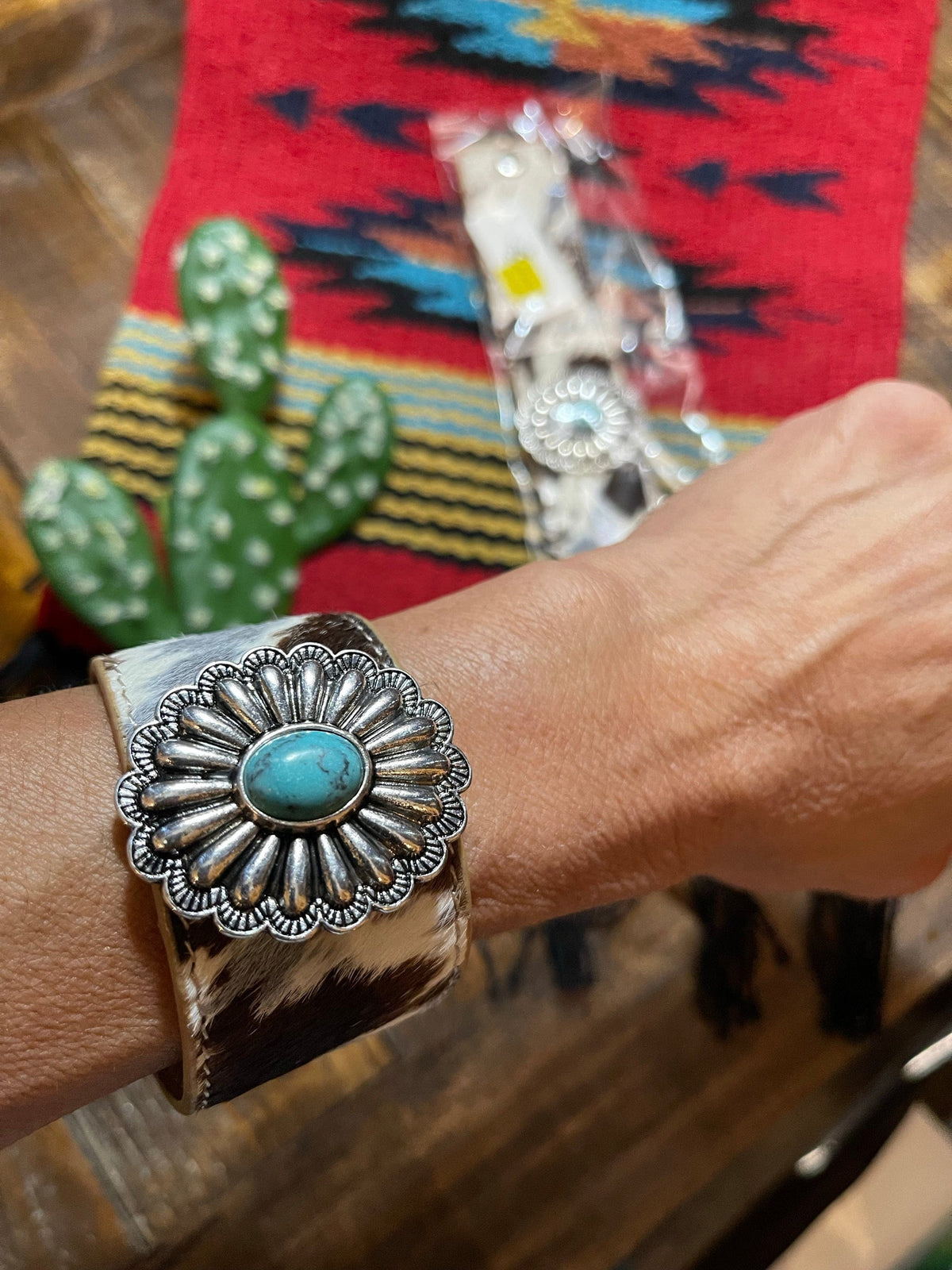 TURQUOISE RANCHERIA  COWHIDE SNAP CUFF BRACELET Southwest Bedazzle jewelz